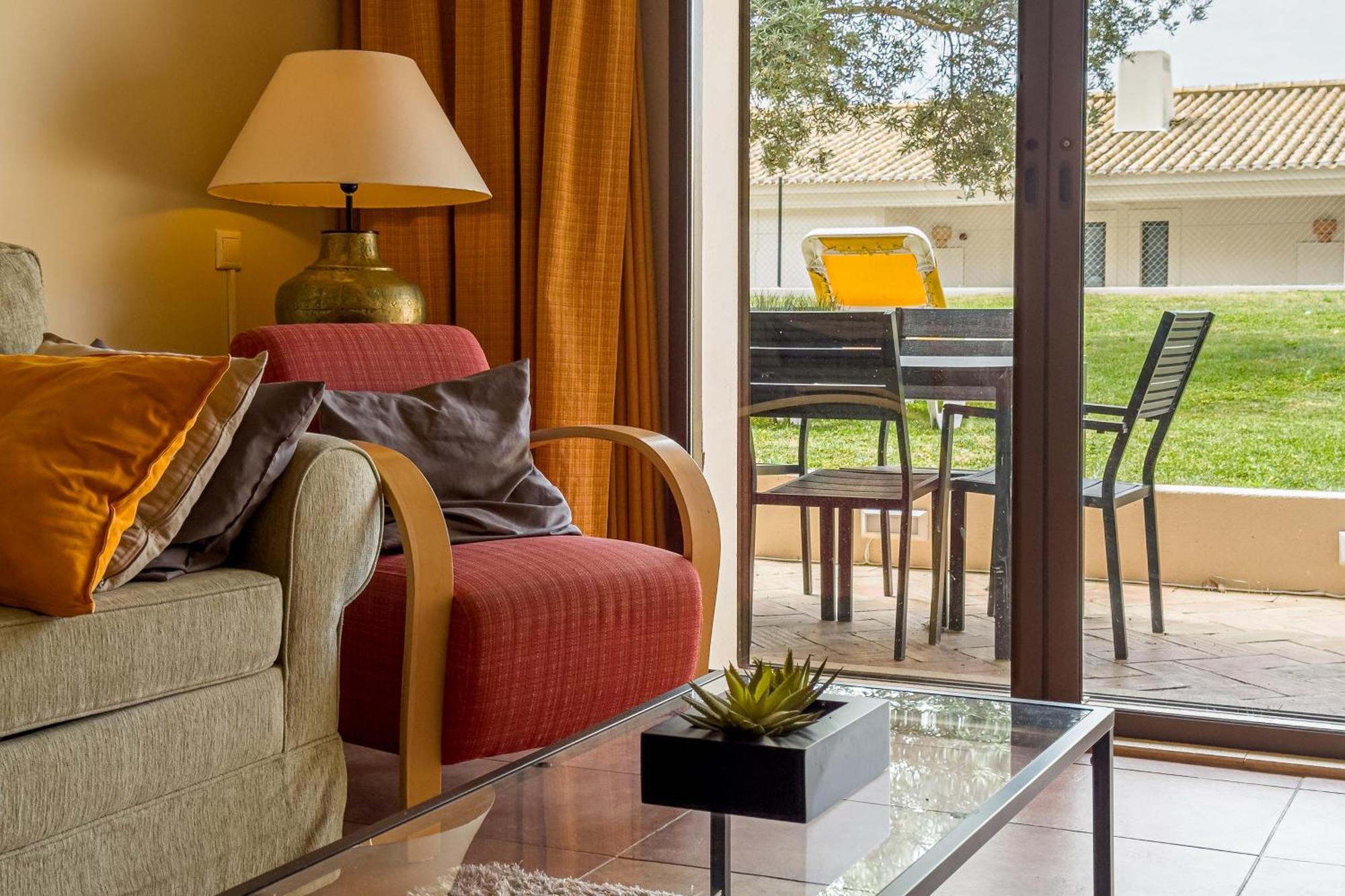 Apartment With 2 Bedrooms, 2M To The Beach Armação de Pêra 외부 사진