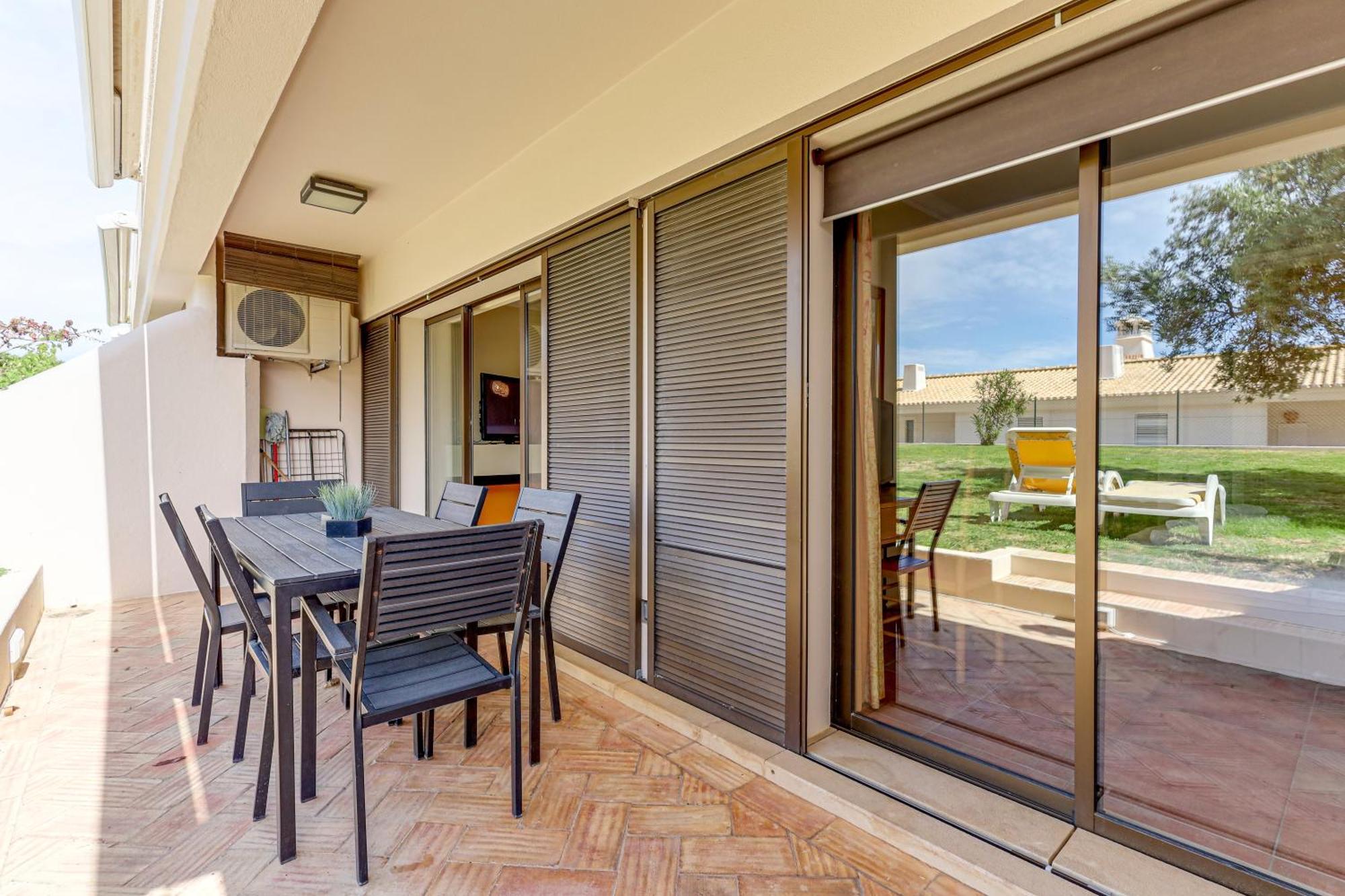 Apartment With 2 Bedrooms, 2M To The Beach Armação de Pêra 외부 사진