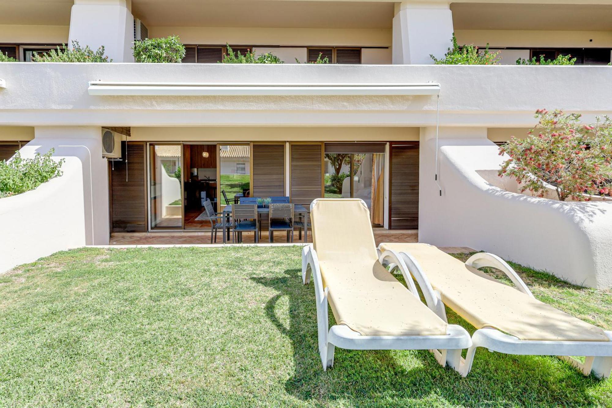 Apartment With 2 Bedrooms, 2M To The Beach Armação de Pêra 외부 사진
