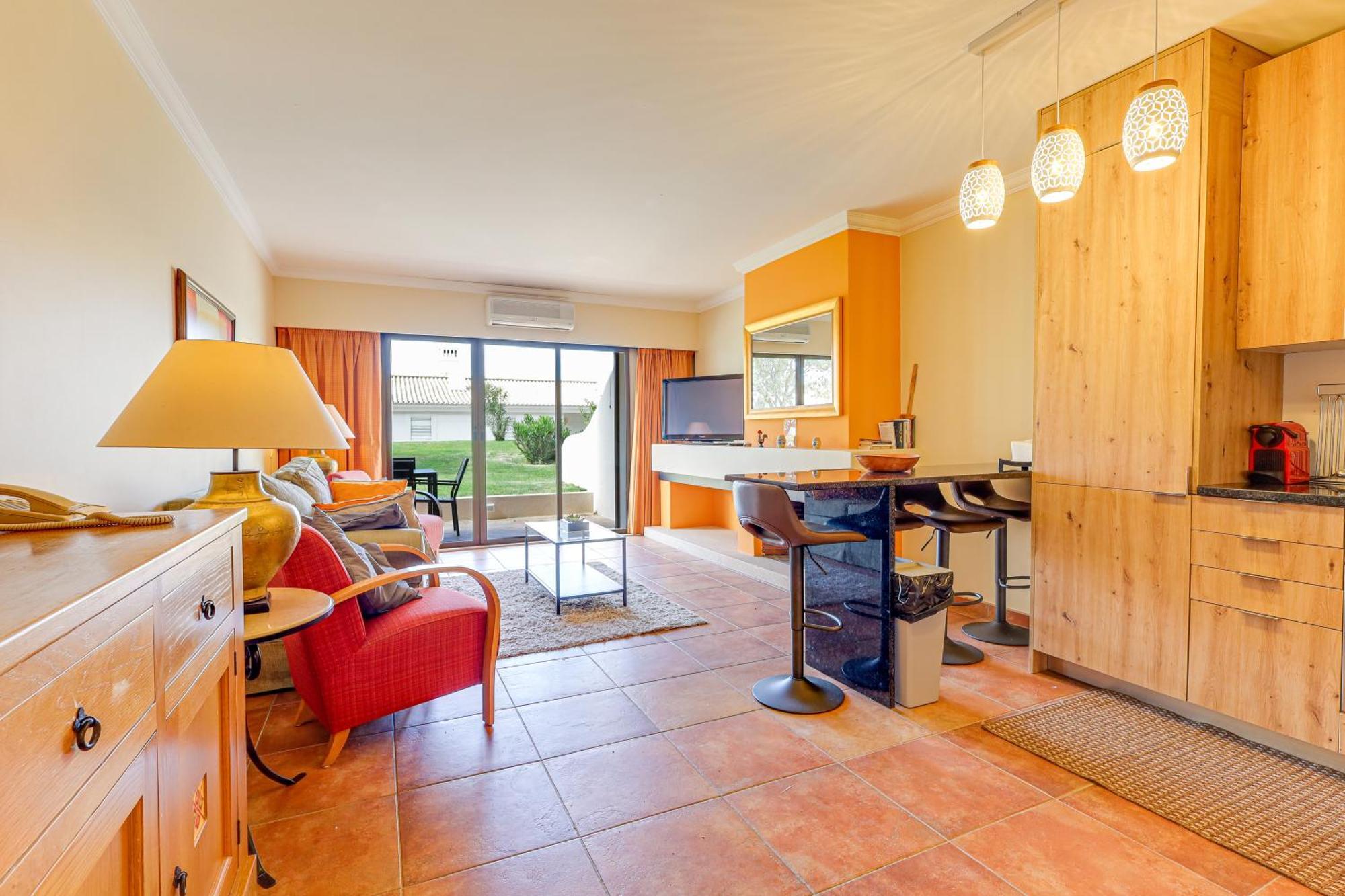 Apartment With 2 Bedrooms, 2M To The Beach Armação de Pêra 외부 사진
