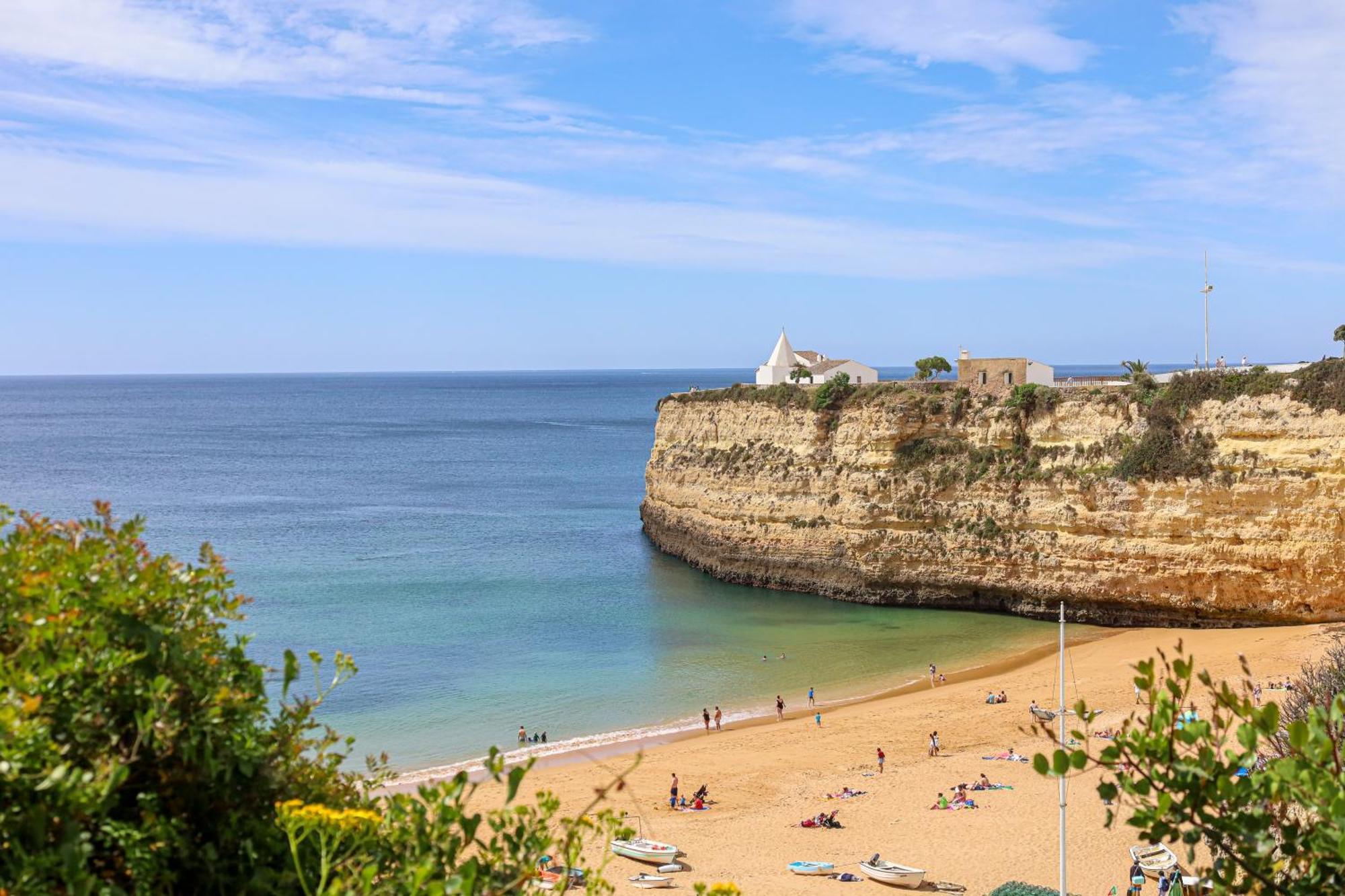 Apartment With 2 Bedrooms, 2M To The Beach Armação de Pêra 외부 사진
