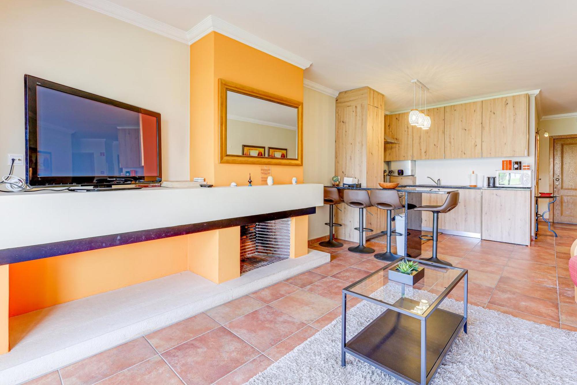Apartment With 2 Bedrooms, 2M To The Beach Armação de Pêra 외부 사진
