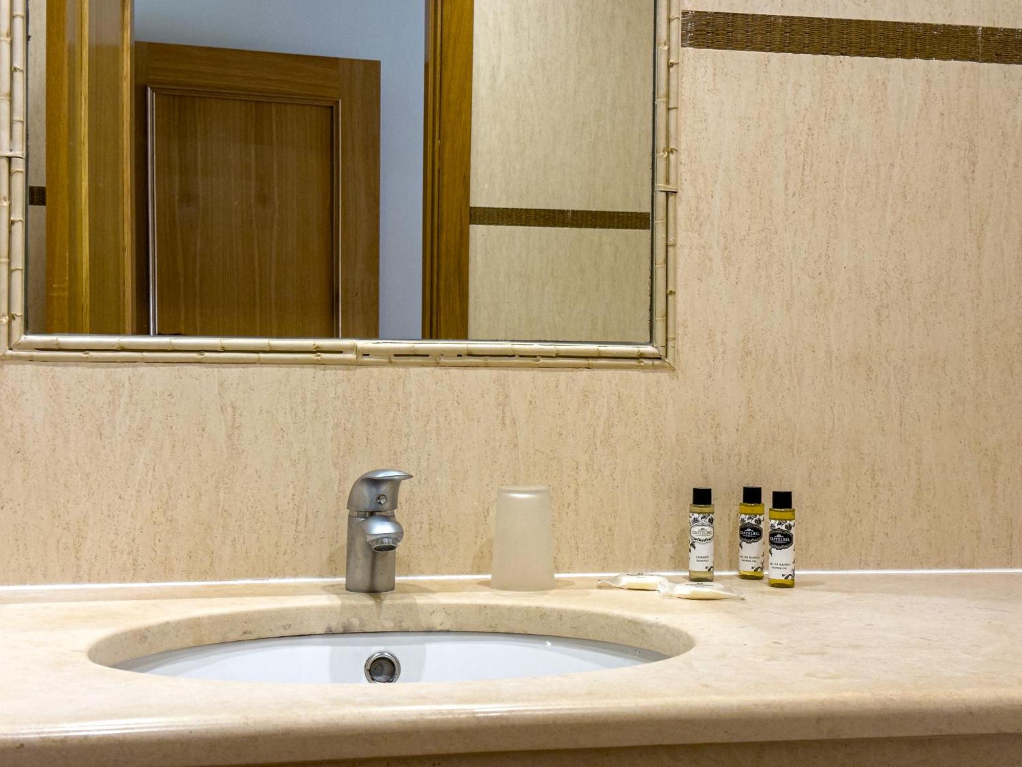Apartment With 2 Bedrooms, 2M To The Beach Armação de Pêra 외부 사진
