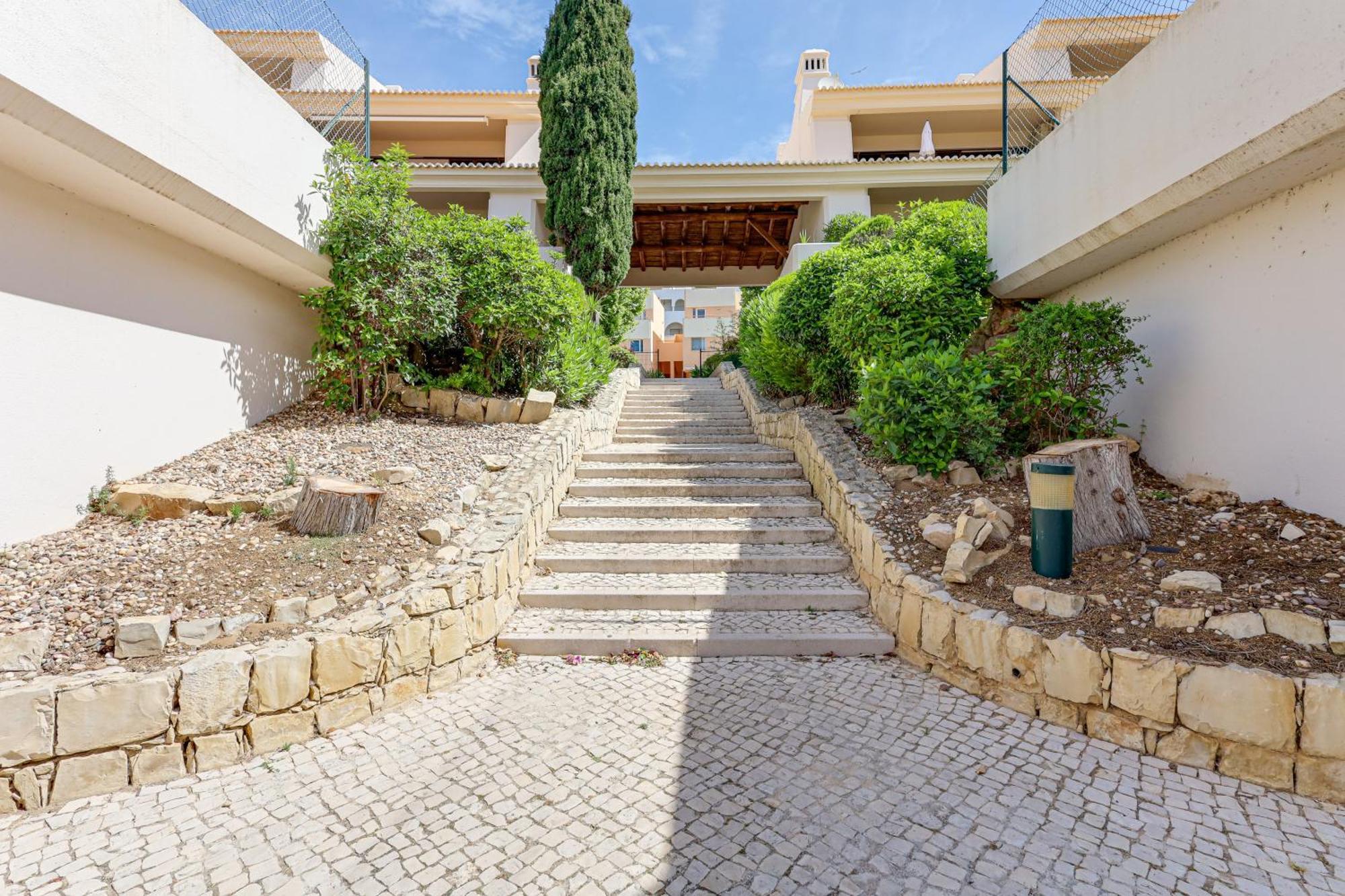 Apartment With 2 Bedrooms, 2M To The Beach Armação de Pêra 외부 사진